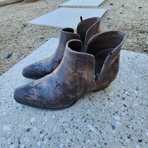 Brown Womens Ava Paisley Embossed Snip Toe Cowboy Booties 8.0